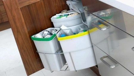 Vložené odpadky kbelíky: druhy a doporučení pro výběr
