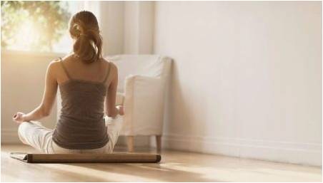 Ranní meditace pro ženy: Účelem plnění a účinných praktik