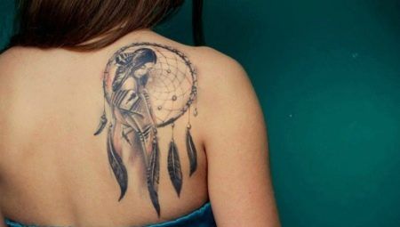 Tetování na lopatkách pro dívky