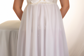 Krátké svatební šaty pro těhotné ženy